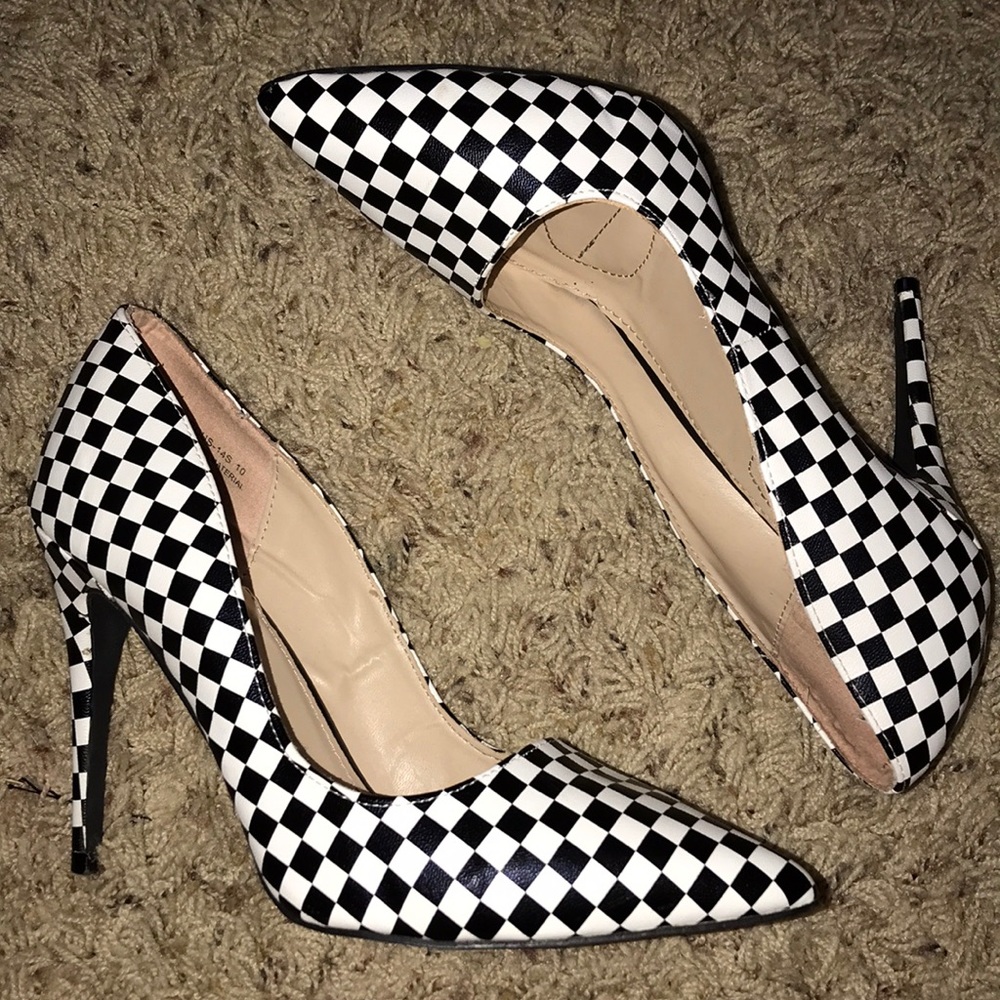 Checkered stiletto heels